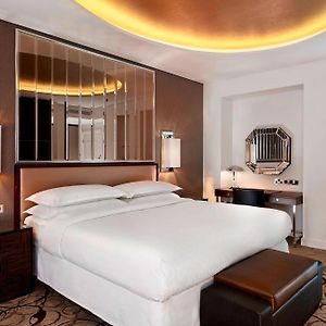 Club King Room Club Lounge Access